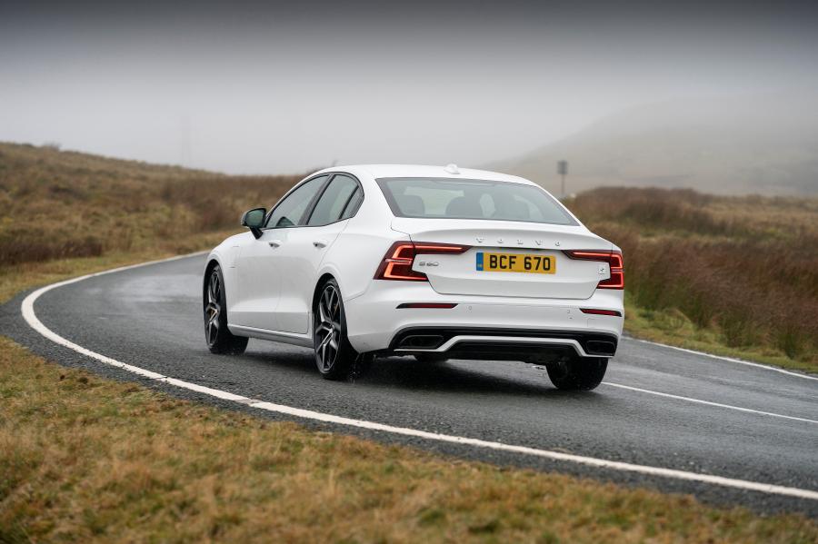  Volvo S60 T8 Polestar Engineered 2019 года  (UK) (фото 4 из 40)